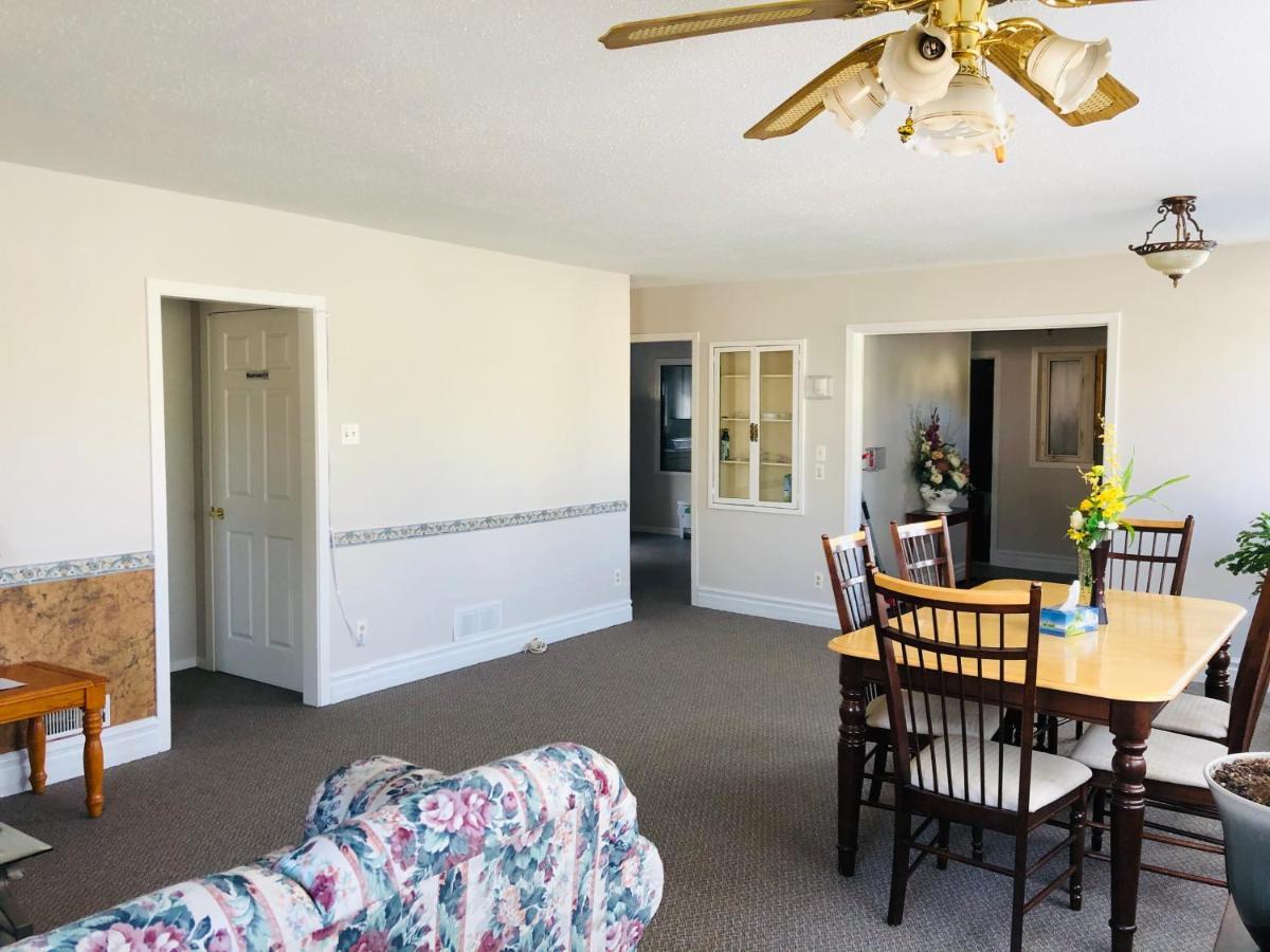 Downtown Whitehorse 2 Bedroom House Екстериор снимка