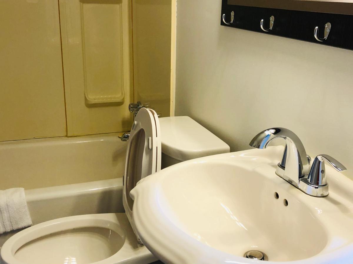 Downtown Whitehorse 2 Bedroom House Екстериор снимка